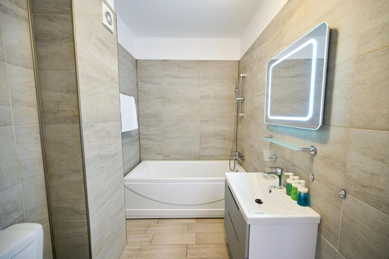 Beachfront 1Br Apartment- Spa N Pools Mamaia Eksteriør bilde